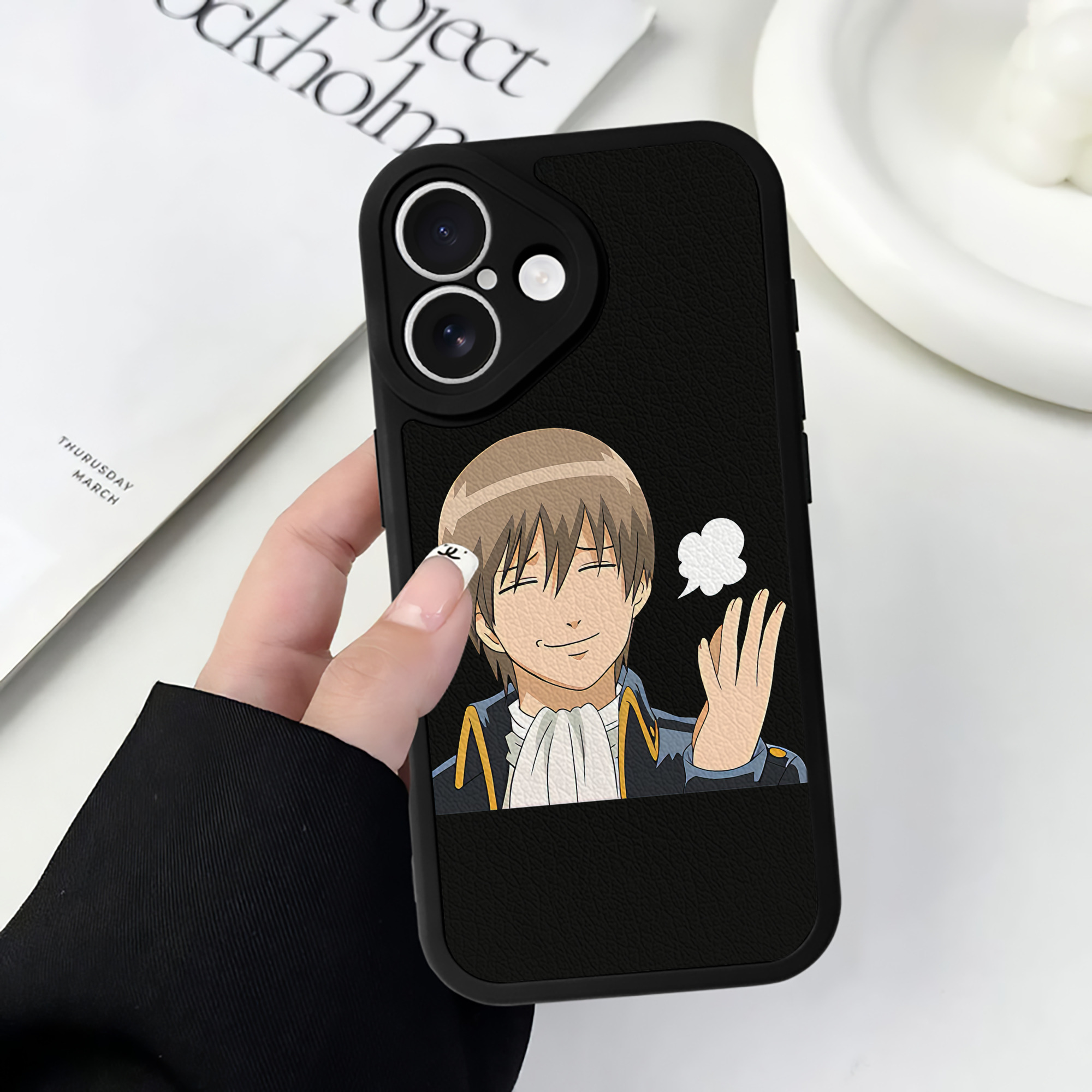 （画像用） ぎんたま 坂田銀時（さかたぎんとき） 神楽 志村新八（しむら しんぱち） GINTAMA Sakata Gintoki Kagura Shimura Shinpachi 【iPhone 16シリーズ対応】シリコンスマホケース（レザー調） 材質：シリコン